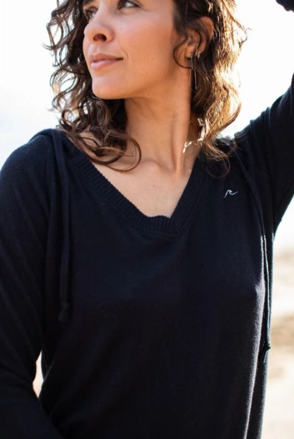 Live.A Style 7124 Black Simple Wave V-Neck Hoodie